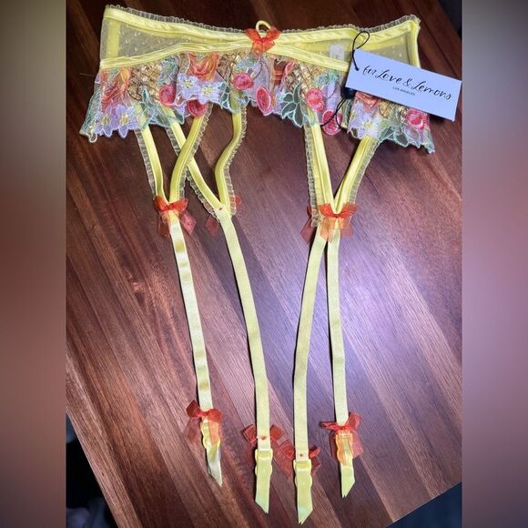 for Love & Lemons garter belt 🔥 yellow with cherry lace 🔥 NWT 🔥 extra small - Picture 1 of 13